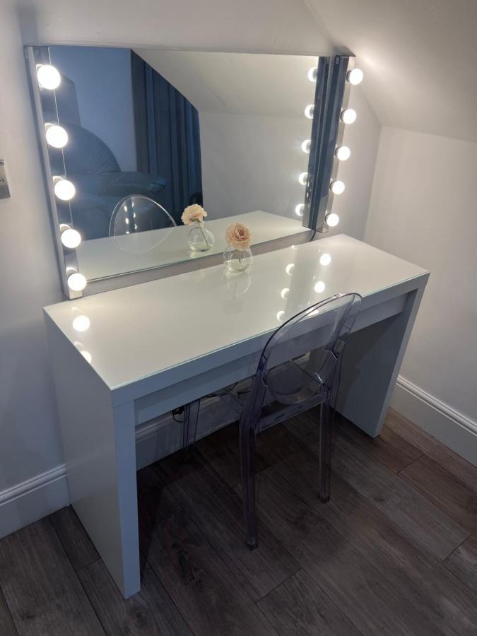 Luxury Double Room W/ Private Bathroom Эдинбург Экстерьер фото