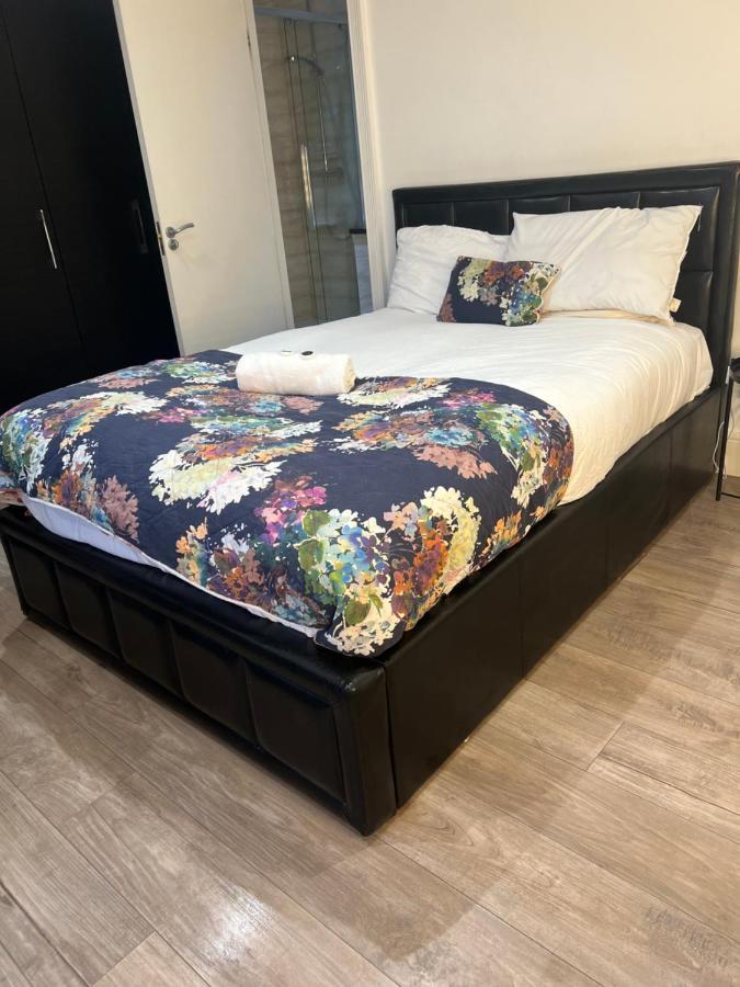 Luxury Double Room W/ Private Bathroom Эдинбург Экстерьер фото