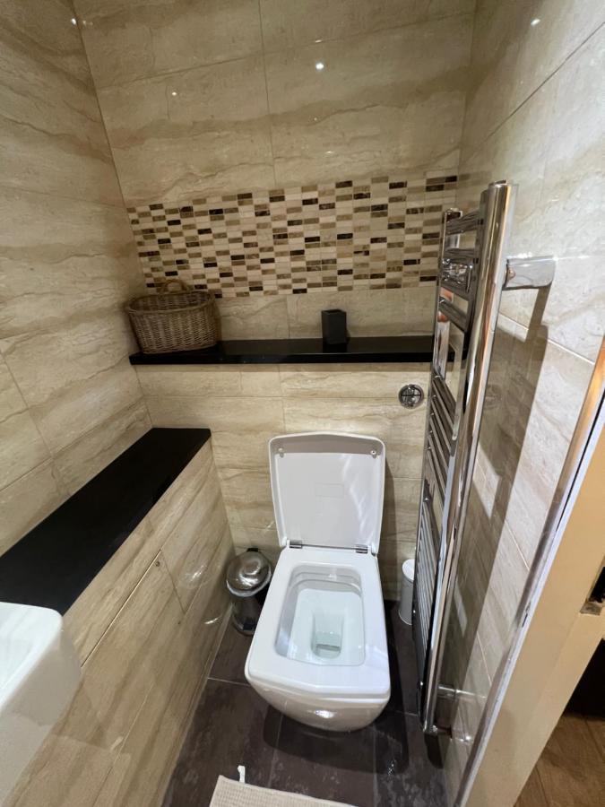 Luxury Double Room W/ Private Bathroom Эдинбург Экстерьер фото